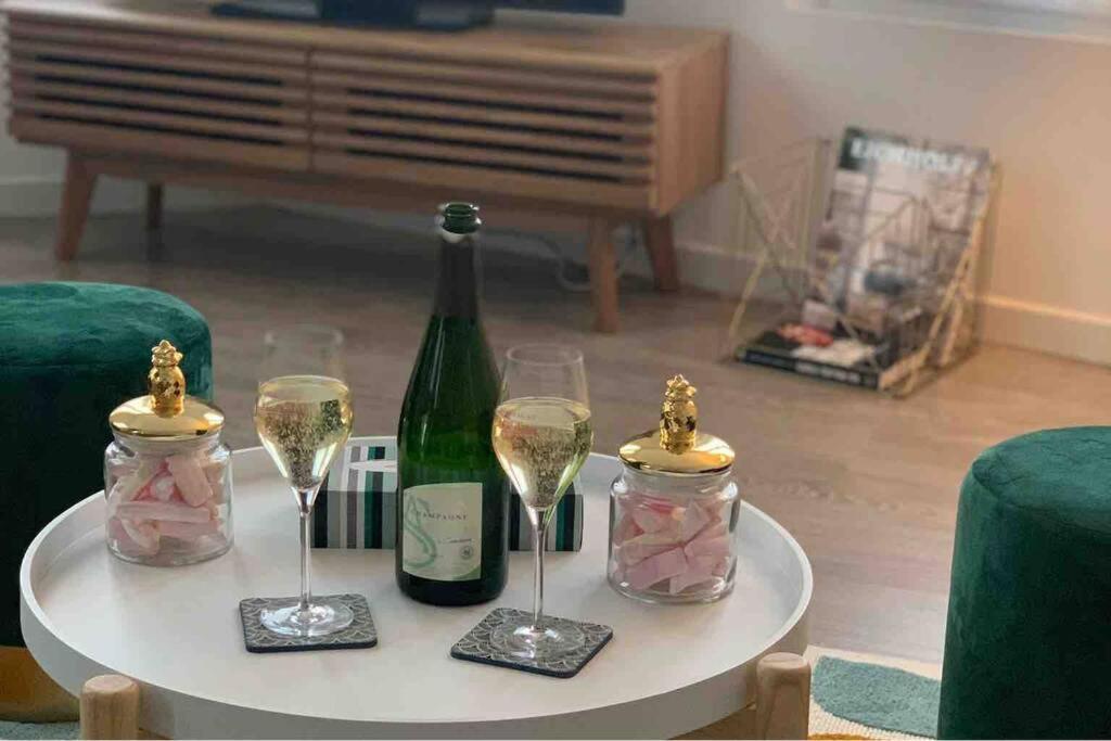 Dom Perignon , Au Coeur Du Centre-Ville D'Epernay Bagian luar foto